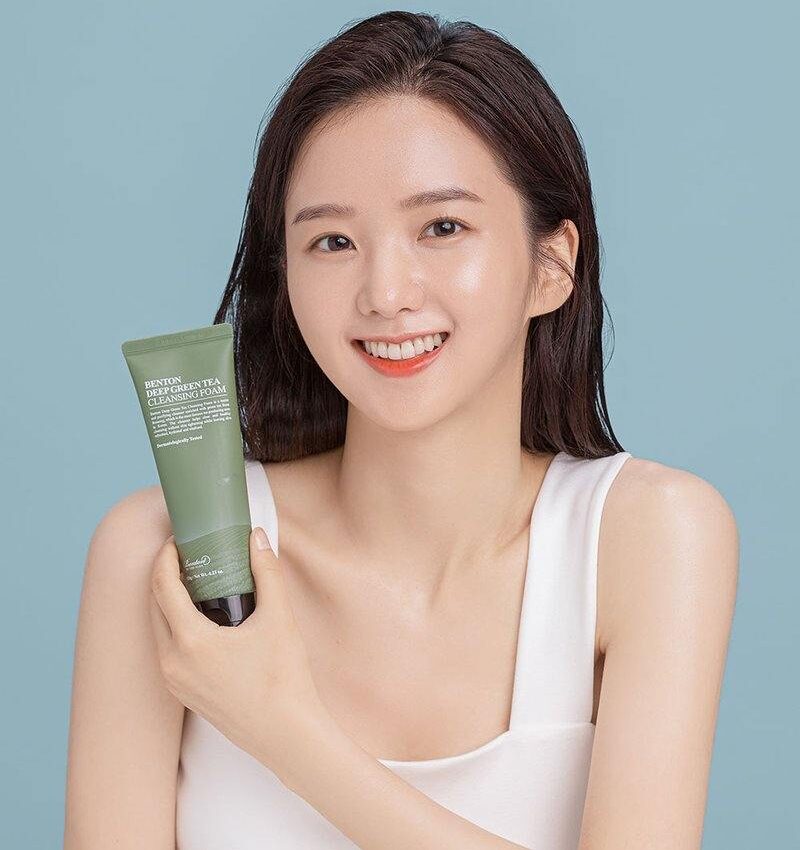 BentonGreenTeaCleansingFoam1_800x-e1615226870815.jpg DEEP GREEN TEA CLEANSING FOAM - Imagen 1