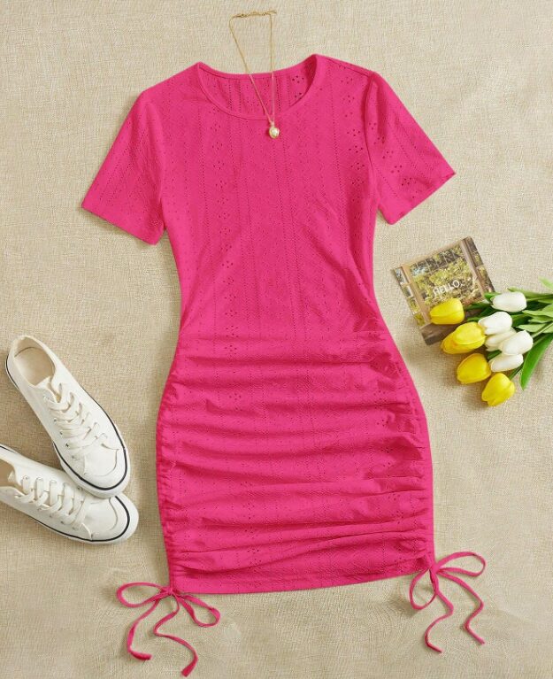Captura-de-pantalla-2024-12-29-171603.jpg VESTIDO AJUSTADO CON CORDÓN LATERAL FRUNCIDO - Imagen 1