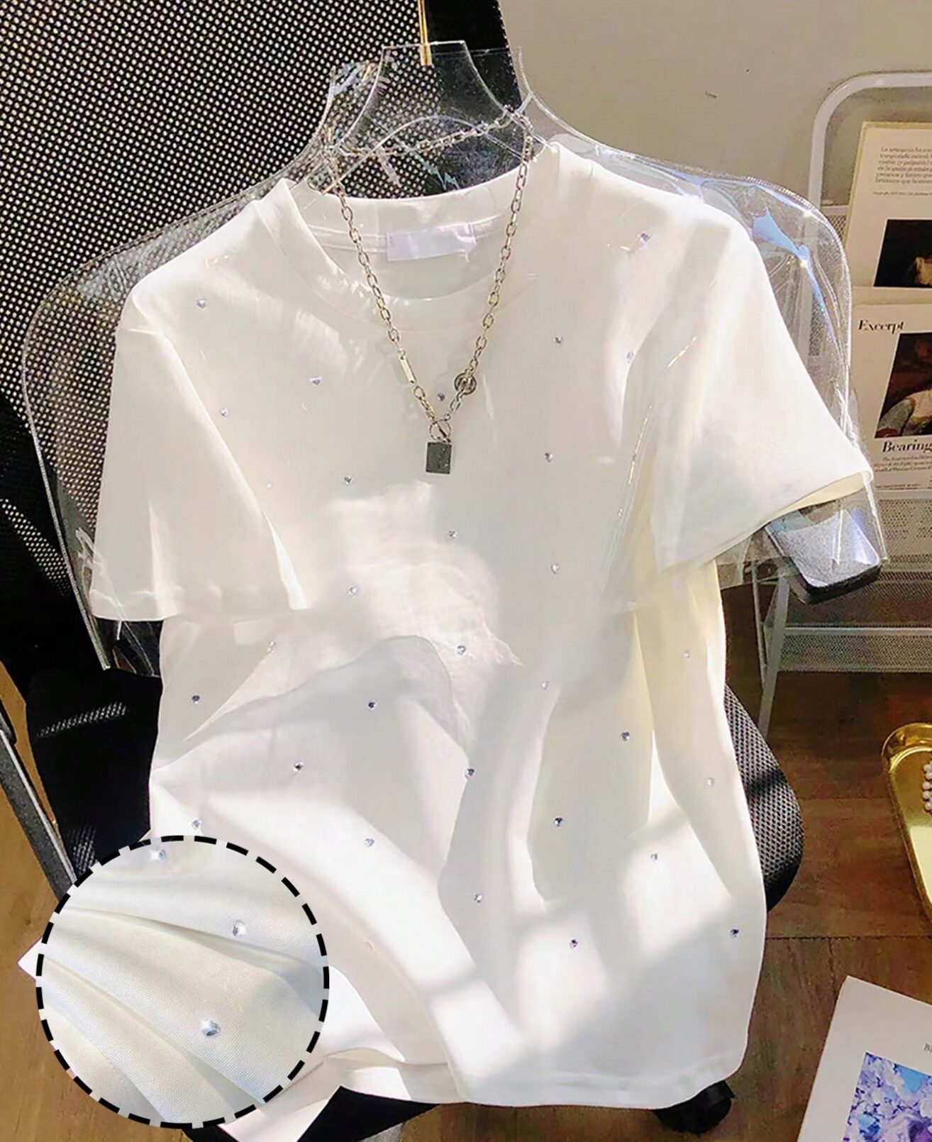 Captura-de-pantalla-2025-07-21-110010.jpg CAMISETA CON ADORNOS DE RHINESTONE - Imagen 1