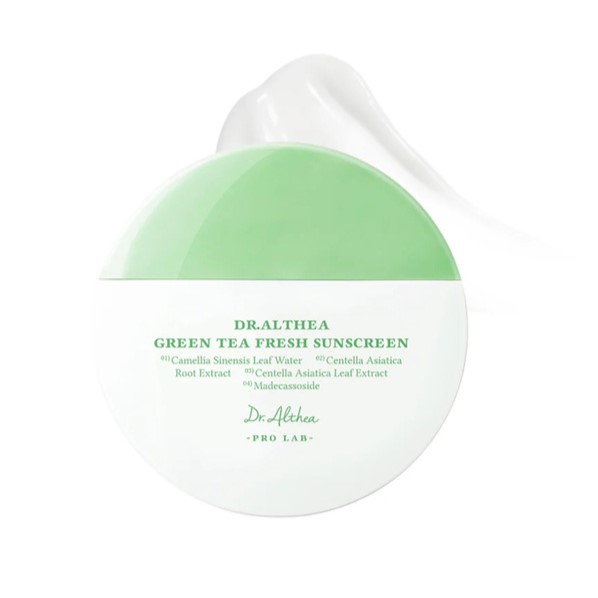 Green-Tea-Fresh-Sunscreen.jpeg Green Tea Fresh Sunscreen SPF50+ PA++++ - Imagen 1