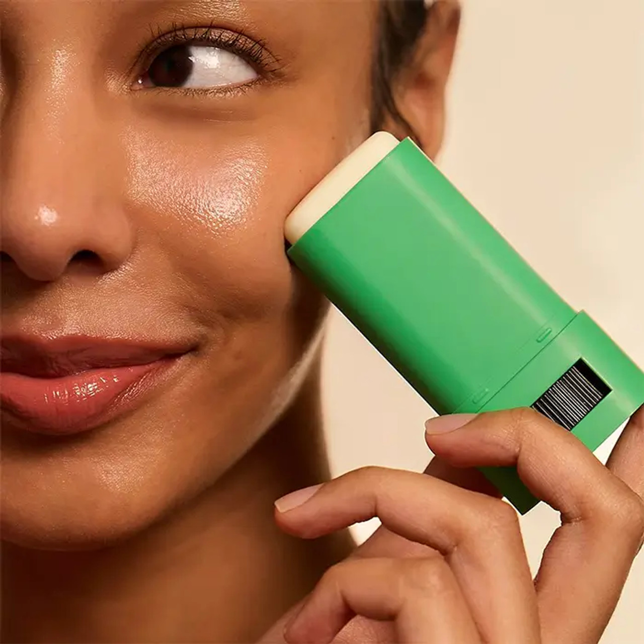 BLACK BAMBOO DAILY SOOTHING SUN SHIELD SPF50+ PA++++ - Imagen 4
