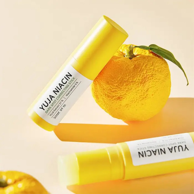 SOMEBYMI_YUJA_NIACIN_dark_spot_correcting_stick_1_700x__71641.jpg YUJA NIACIN DARK SPOT CORRECTING STICK - Imagen 1