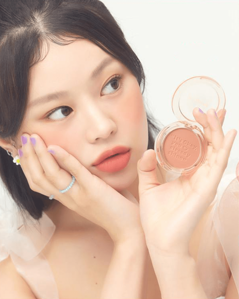 peripera-pure-blushed-sunshine-cheek-model-main_1024x1024.png PURE BLUSHED SUNSHINE CHEEK - Imagen 1